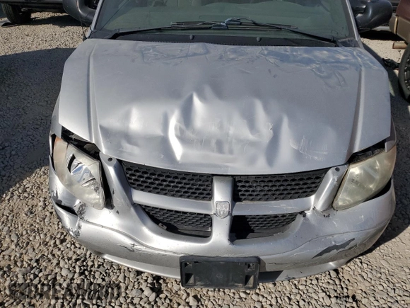 2001 Dodge Caravan ES with VIN 2B8GP54L01R107581, listed as a Copart auction lot 75209744 with 93,086 mi miles and Salvage Title. Bid and sale history available at DreamBid. Image 13.