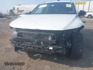 2023 Volkswagen Tiguan SE R-Line Black z VIN 3VV8B7AX9PM055640, wystawiony jako IAAI lot #42411380 z przebiegiem 68 922 mil mil oraz . Historia ofert i sprzedaży dostępna na DreamBid. Obrazek 6.
