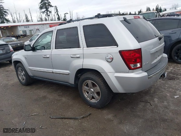 2005 Jeep Grand Cherokee Limited with VIN 1J4HR58285C638752, listed as a IAAI auction lot 41627430 with NaN miles. Bid and sale history available at carsss.com. Image 3.