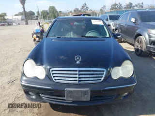 2007 Mercedes-Benz C with VIN WDBRF54J07F839688, listed as a IAAI auction lot 42157558 with 138,518 mi miles and . Bid and sale history available at DreamBid. Image 12.
