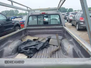 1997 Ford Ranger XLT z VIN 1FTCR10A1VTA93179, wystawiony jako IAAI lot #42444951 z przebiegiem 201 990 mil mil oraz . Historia ofert i sprzedaży dostępna na DreamBid. Obrazek 8.