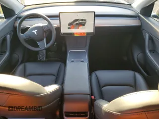 2022 Tesla Model Y Long Range z VIN 7SAYGAEE9NF366382, wystawiony jako Copart lot #52179515 z przebiegiem 41 654 mil mil oraz Szkoda całkowita • Salvage title. Historia ofert i sprzedaży dostępna na DreamBid. Obrazek 8.