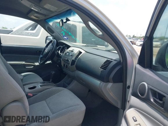 2006 Toyota Tacoma PreRunner z VIN 3TMKU72N76M008066, wystawiony jako IAAI lot #42692603 z przebiegiem 208 065 mil mil oraz . Historia ofert i sprzedaży dostępna na DreamBid. Obrazek 5.