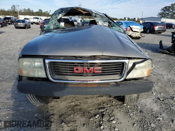 2002 GMC Sonoma SL Fleet with VIN 1GTCS19W528243358, listed as a Copart auction lot 88066065 with Not Provided miles and Salvage Title. Bid and sale history available at carsss.com. Image 5.