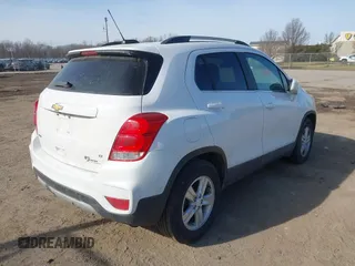 2018 Chevrolet Trax LT with VIN 3GNCJLSB0JL327617, listed as a IAAI auction lot 41801919 with 87,777 mi miles and . Bid and sale history available at carsss.com. Image 4.