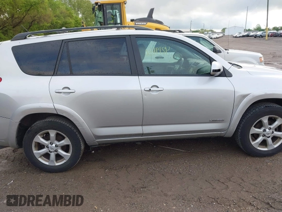 2012 Toyota RAV4 Limited with VIN 2T3DF4DVXCW262203, listed as a IAAI auction lot 42196303 with 154,302 mi miles. Bid and sale history available at carsss.com. Image 13.