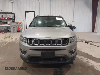 2018 Jeep Compass Latitude with VIN 3C4NJCBB3JT408614, listed as a IAAI auction lot 41301493 with 92,647 mi miles. Bid and sale history available at carsss.com. Image 13.