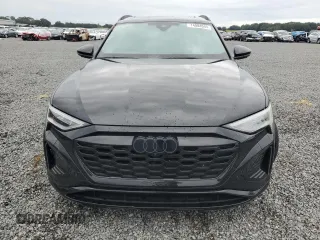 2024 Audi Q8 e-tron Prestige z VIN WA16ABGE0RB007398, wystawiony jako Copart lot #74084044 z przebiegiem Nie podano mil oraz Nie do naprawy. Historia ofert i sprzedaży dostępna na DreamBid. Obrazek 5.