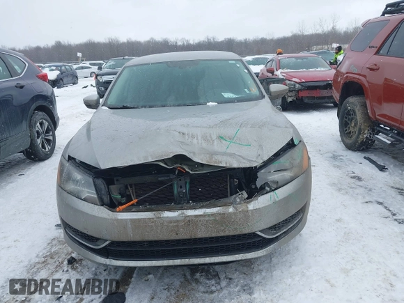 2012 Volkswagen Passat SE с VIN 1VWBH7A3XCC097453, выставлен на аукционе IAAI как лот 41623676 с пробегом 155 721 миль миль и . История ставок и продаж доступна на DreamBid. Изображение 12.