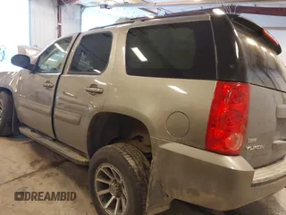 2008 GMC Yukon SLT w/4SB with VIN 1GKFK13008R146058, listed as a IAAI auction lot 41320478 with 1 mi miles. Bid and sale history available at carsss.com. Image 3.