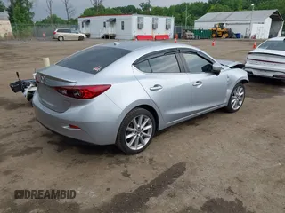 2017 Mazda 3 Grand Touring z VIN 3MZBN1W30HM133185, wystawiony jako IAAI lot #42279730 z przebiegiem 6 518 mil mil oraz . Historia ofert i sprzedaży dostępna na DreamBid. Obrazek 4.