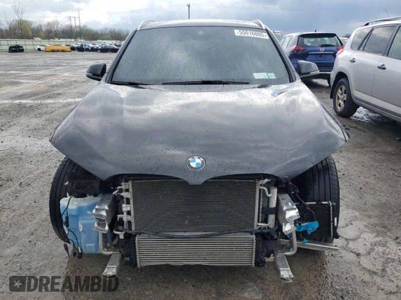2020 BMW X1 xDrive28i z VIN WBXJG9C00L5R78587, wystawiony jako Copart lot #55016805 z przebiegiem 53 275 mil mil oraz Szkoda całkowita • Salvage title. Historia ofert i sprzedaży dostępna na DreamBid. Obrazek 5.
