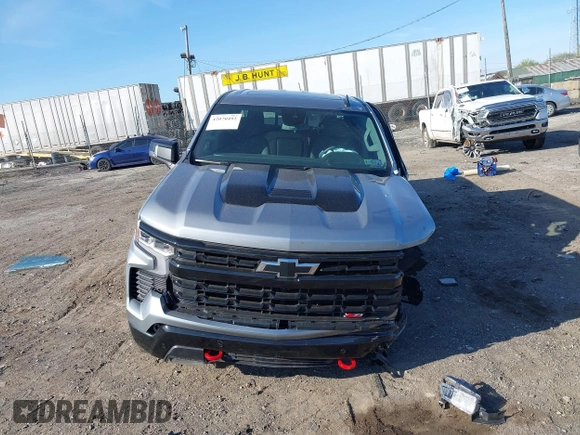 2025 Chevrolet Silverado 1500 LT Trail Boss with VIN 3GCUKFED7SG169683, listed as a IAAI auction lot 42070492 with 3,800 mi miles and . Bid and sale history available at DreamBid. Image 13.