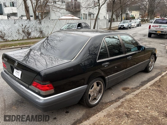 1995 Mercedes-Benz S 320 with VIN WDBGA32EXSA218724, listed as a Copart auction lot 88702025 with 162,400 mi miles and Clean Title. Bid and sale history available at DreamBid. Image 4.