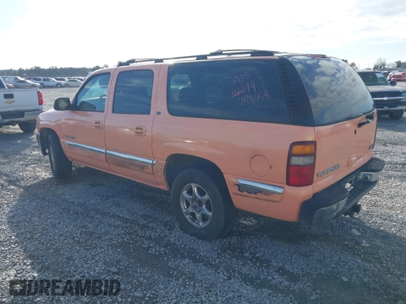 2000 GMC Yukon XL SLT with VIN 3GKFK16T9YG166699, listed as a IAAI auction lot 41070324 with 271,068 mi miles. Bid and sale history available at carsss.com. Image 3.