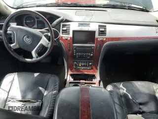 2008 Cadillac Escalade z VIN 1GYFK63888R152005, wystawiony jako Copart lot #54179325 z przebiegiem 208 059 mil mil oraz Szkody całkowita. Historia ofert i sprzedaży dostępna na DreamBid. Obrazek 8.