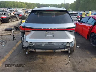 2024 Lexus RX 350 z VIN 2T2BAMBA4RC050076, wystawiony jako IAAI lot #42056995 z przebiegiem 3923 mil mil oraz . Historia ofert i sprzedaży dostępna na DreamBid. Obrazek 6.