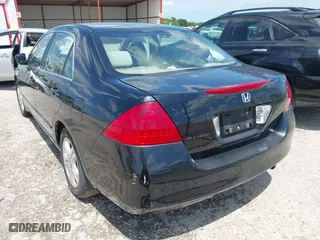 2006 Honda Accord Sdn LX SE with VIN 1HGCM56306A098211, listed as a IAAI auction lot 42115249 with 104,587 mi miles. Bid and sale history available at carsss.com. Image 6.