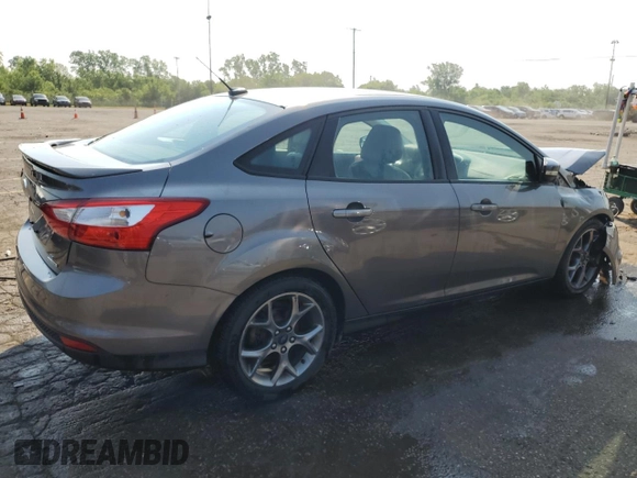 2013 Ford Focus SE with VIN 1FADP3F28DL333256, listed as a Copart auction lot 60438255 with 102,226 mi miles and Clean title. Bid and sale history available at DreamBid. Image 3.