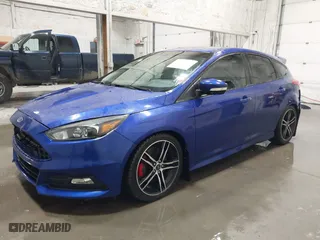 2015 Ford Focus ST with VIN 1FADP3L98FL321600, listed as a IAAI auction lot 40489832 with 91,762 mi miles. Bid and sale history available at carsss.com. Image 18.