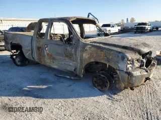 2003 Ford Super Duty F-250 XL with VIN 1FTNX21F83EA39880, listed as a Copart auction lot 77647284 with 0 mi miles and Salvage Title. Bid and sale history available at carsss.com. Image 4.