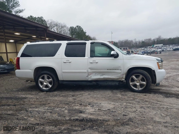 2007 Chevrolet Suburban LT with VIN 1GNFC16J17J187848, listed as a IAAI auction lot 41553241 with 1 mi miles. Bid and sale history available at carsss.com. Image 13.