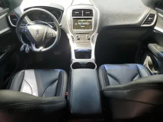 2016 Lincoln MKX Premiere z VIN 2LMTJ6JR9GBL78904, wystawiony jako Copart lot #51188815 z przebiegiem 120 123 mil mil oraz Szkoda całkowita • Salvage title. Historia ofert i sprzedaży dostępna na DreamBid. Obrazek 8.