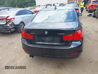 2014 BMW 3 Series 328i xDrive z VIN WBA3B5C54EF958961, wystawiony jako IAAI lot #42542378 z przebiegiem 310 348 mil mil oraz . Historia ofert i sprzedaży dostępna na DreamBid. Obrazek 16.