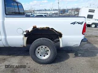 2001 Ford Super Duty F-250 XL with VIN 1FTNX21S51ED85122, listed as a IAAI auction lot 41695169 with 117,257 mi miles. Bid and sale history available at carsss.com. Image 6.