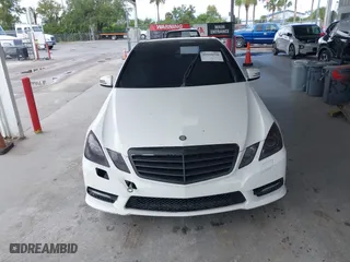 2013 Mercedes-Benz E-Class E 350 Luxury with VIN WDDHF5KB3DA692743, listed as a IAAI auction lot 40550950 with 142,986 mi miles. Bid and sale history available at carsss.com. Image 12.