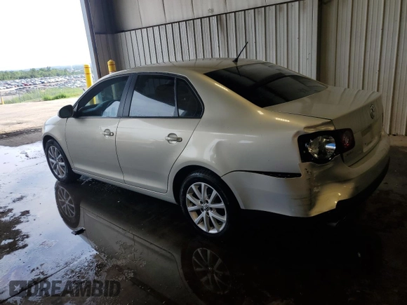 2010 Volkswagen Jetta Limited Edition z VIN 3VWRZ7AJ2AM162561, wystawiony jako Copart lot #64070645 z przebiegiem 22 361 mil mil oraz Szkoda całkowita • Salvage title. Historia ofert i sprzedaży dostępna na DreamBid. Obrazek 2.