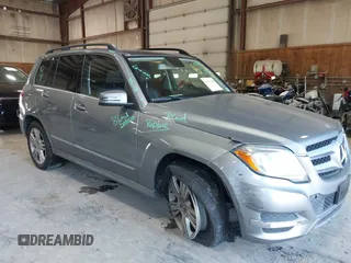 2015 Mercedes-Benz GLK 350 z VIN WDCGG8JB3FG440720, wystawiony jako IAAI lot #42221150 z przebiegiem 31 217 mil mil oraz . Historia ofert i sprzedaży dostępna na DreamBid. Obrazek 6.