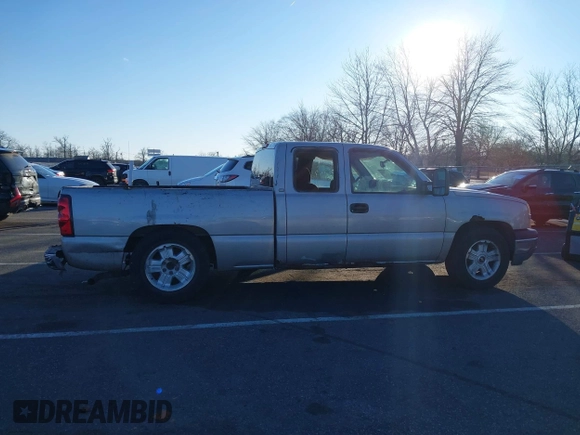 2005 Chevrolet Silverado 1500 Work Truck with VIN 1GCEC19X95Z357652, listed as a IAAI auction lot 41596860 with 111,429 mi miles. Bid and sale history available at carsss.com. Image 13.