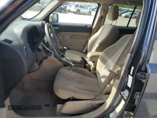 2014 Jeep Patriot Sport with VIN 1C4NJPBA8ED642323, listed as a Copart auction lot 60230985 with 167,240 mi miles and Salvage title. Bid and sale history available at DreamBid. Image 7.