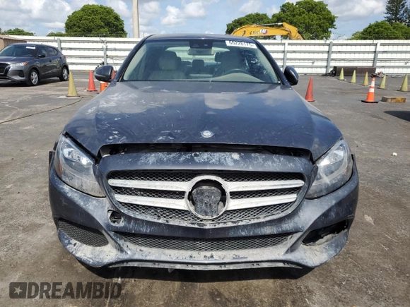 2016 Mercedes-Benz C 300 Luxury with VIN 55SWF4KB3GU135983, listed as a Copart auction lot 60228175 with 129,279 mi miles and Clean title. Bid and sale history available at DreamBid. Image 5.