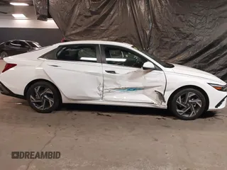 2025 Hyundai Elantra SEL Convenience z VIN KMHLS4DG2SU895603, wystawiony jako IAAI lot #41418366 z przebiegiem 209 mil mil oraz . Historia ofert i sprzedaży dostępna na DreamBid. Obrazek 6.