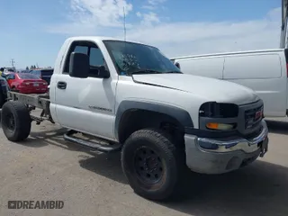 2006 GMC Sierra 2500HD Work Truck with VIN 1GTHC24U36E260455, listed as a IAAI auction lot 41753820 with 1 mi miles. Bid and sale history available at carsss.com. Image 1.