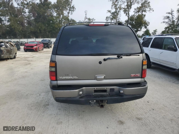 2005 GMC Yukon XL Denali with VIN 1GKFK66UX5J189411, listed as a Copart auction lot 43382405 with NaN miles and Clean Title. Bid and sale history available at carsss.com. Image 6.