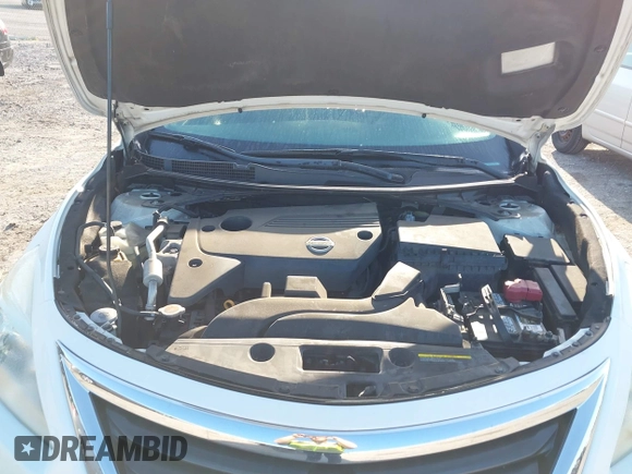 2014 Nissan Altima SV with VIN 1N4AL3AP3EC422980, listed as a IAAI auction lot 42002612 with 147,147 mi miles and . Bid and sale history available at carsss.com. Image 10.