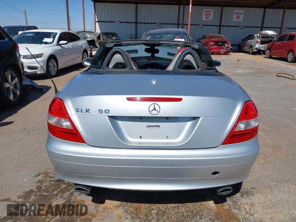 2008 Mercedes-Benz SLK 350 z VIN WDBWK56F08F181783, wystawiony jako IAAI lot #42153077 z przebiegiem 131 428 mil mil oraz . Historia ofert i sprzedaży dostępna na DreamBid. Obrazek 16.