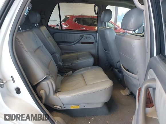 2005 Toyota Sequoia Limited with VIN 5TDZT38A25S263835, listed as a IAAI auction lot 41412563 with 284,551 mi miles and . Bid and sale history available at DreamBid. Image 8.