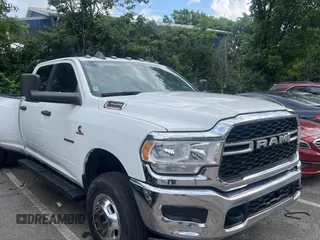 2022 Ram 3500 Tradesman z VIN 3C63RRGL2NG157899, wystawiony jako Copart lot #59051295 z przebiegiem 86 935 mil mil oraz Tytuł czysty. Historia ofert i sprzedaży dostępna na DreamBid. Obrazek 1.