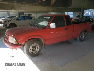 2000 GMC Sonoma SLS with VIN 1GTCS19W1Y8304827, listed as a Copart auction lot 47727685 with 254,655 mi miles and Non Repairable. Bid and sale history available at DreamBid. Image 1.