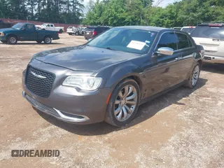 2019 Chrysler 300 Limited z VIN 2C3CCAEG8KH534284, wystawiony jako IAAI lot #42390324 z przebiegiem 99 544 mil mil oraz . Historia ofert i sprzedaży dostępna na DreamBid. Obrazek 2.