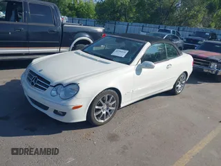 2008 Mercedes-Benz CLK 350 z VIN WDBTK56FX8F253835, wystawiony jako IAAI lot #42354558 z przebiegiem 76 502 mil mil oraz . Historia ofert i sprzedaży dostępna na DreamBid. Obrazek 2.