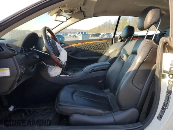 2005 Mercedes-Benz CLK 500 z VIN WDBTK75G75T049996, wystawiony jako Copart lot #47252015 z przebiegiem 141 969 mil mil oraz Szkoda całkowita • Salvage title. Historia ofert i sprzedaży dostępna na DreamBid. Obrazek 7.