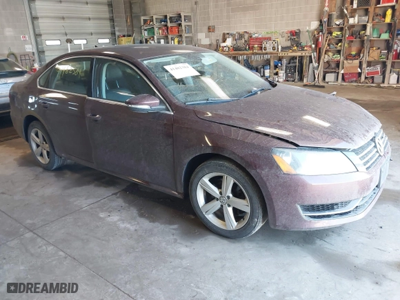 2012 Volkswagen Passat SE with VIN 1VWBH7A35CC075103, listed as a IAAI auction lot 41482384 with 155,198 mi miles. Bid and sale history available at carsss.com. Image 1.