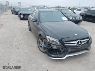 2015 Mercedes-Benz C-Class C 300 with VIN 55SWF4JBXFU082263, listed as a IAAI auction lot 40868265 with 88,128 mi miles. Bid and sale history available at carsss.com. Image 1.