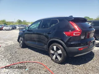 2019 Volvo XC40 Momentum z VIN YV4162UK6K2130783, wystawiony jako Copart lot #53121725 z przebiegiem 92 837 mil mil oraz Szkody całkowita. Historia ofert i sprzedaży dostępna na DreamBid. Obrazek 2.