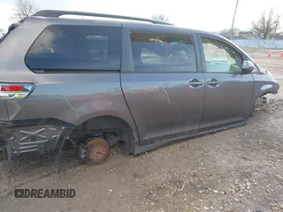 2012 Toyota Sienna SE with VIN 5TDXK3DC5CS264461, listed as a IAAI auction lot 41526874 with 1 mi miles. Bid and sale history available at carsss.com. Image 19.